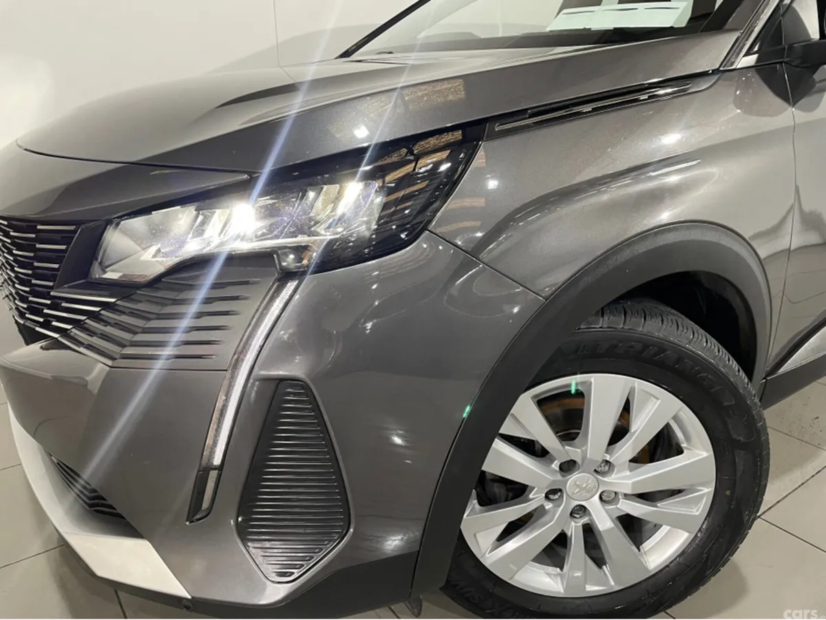 Peugeot 5008 MPV, Diesel, 2022, Grey