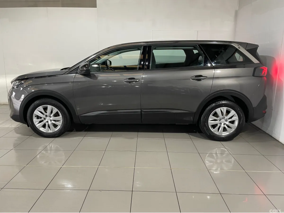 Peugeot 5008 MPV, Diesel, 2022, Grey