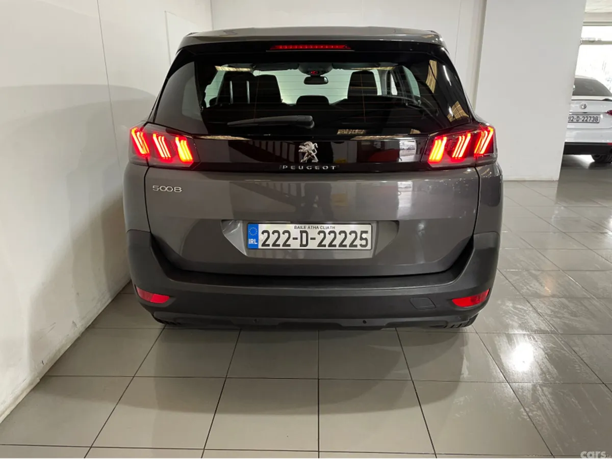 Peugeot 5008 MPV, Diesel, 2022, Grey