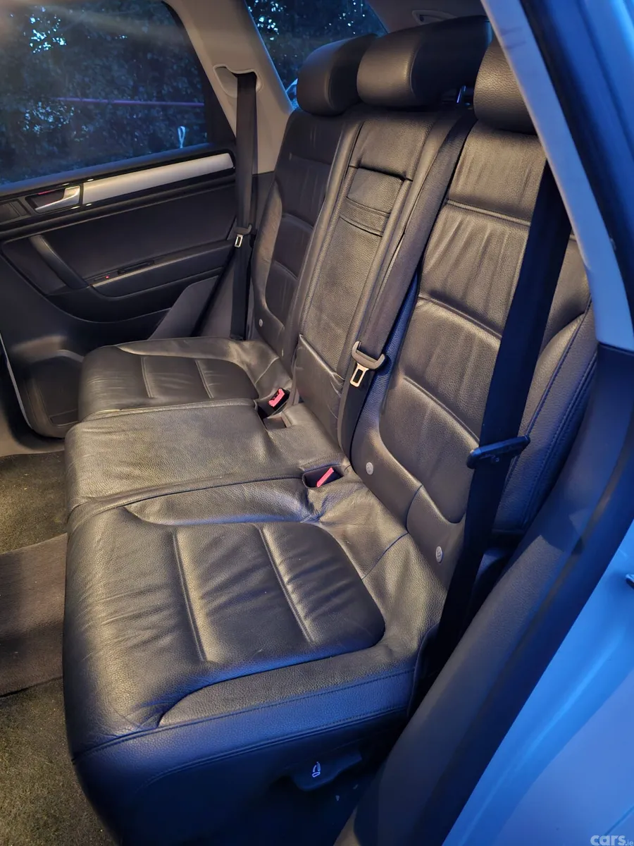 Volkswagen Touareg SUV, Diesel, 2013, Silver