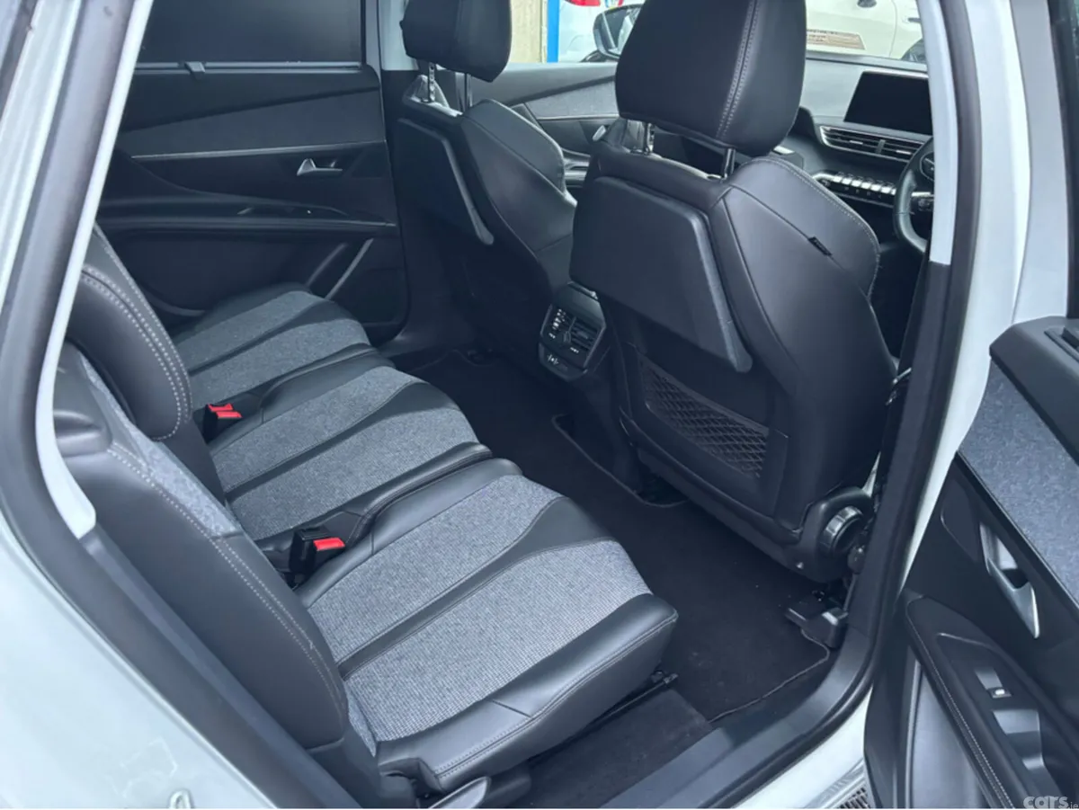 Peugeot 5008 SUV, Petrol, 2017, White