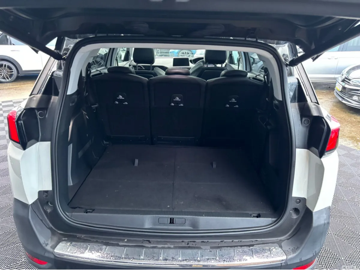 Peugeot 5008 SUV, Petrol, 2017, White