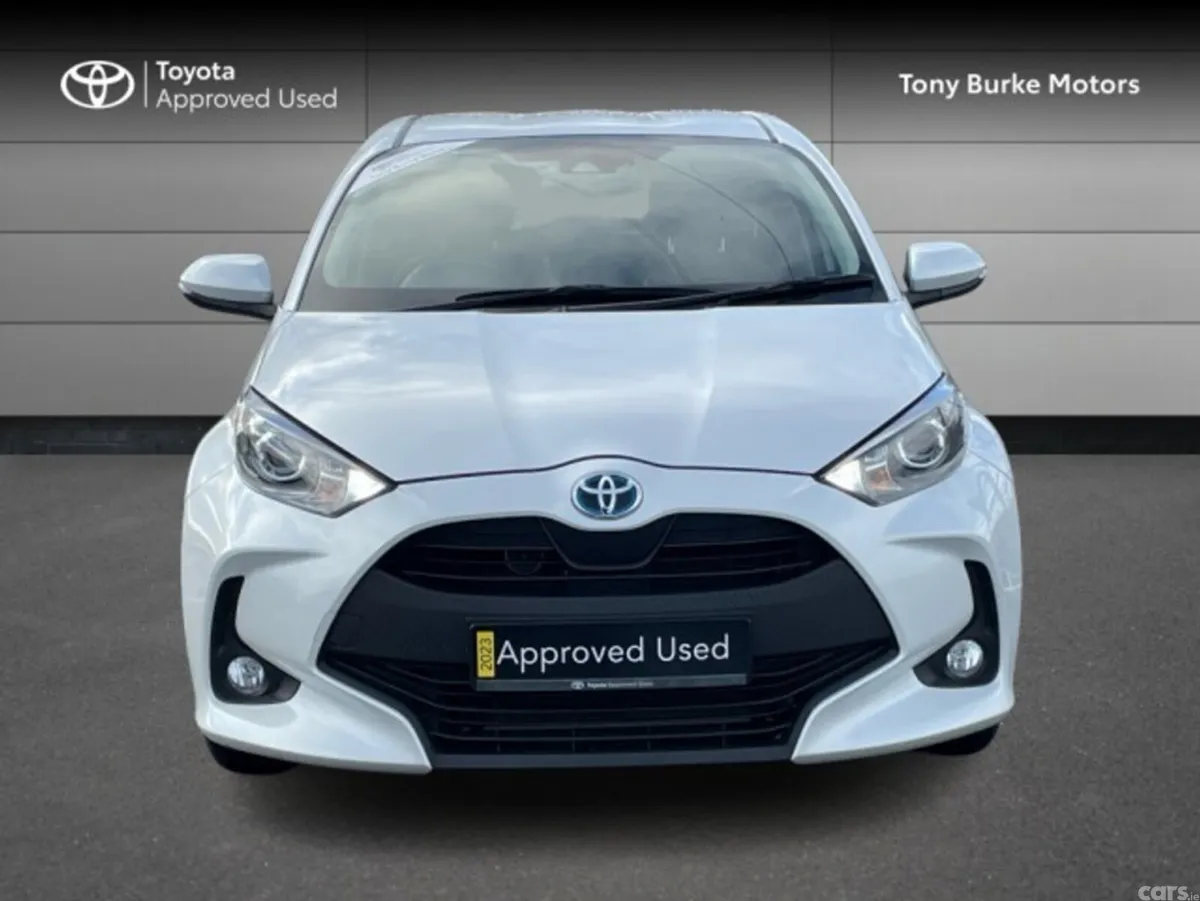 Toyota Yaris Hatchback, Petrol Hybrid, 2023, White
