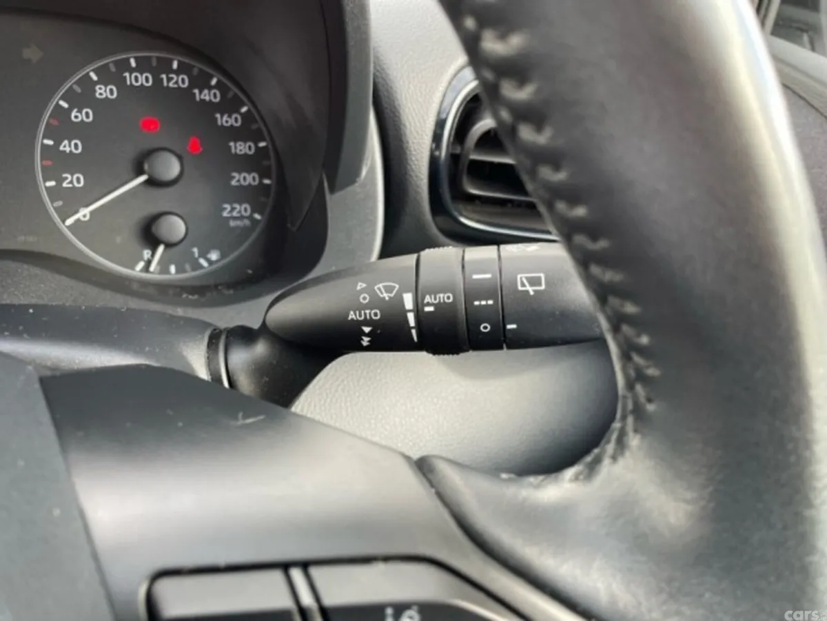 Toyota Yaris Hatchback, Petrol Hybrid, 2023, White