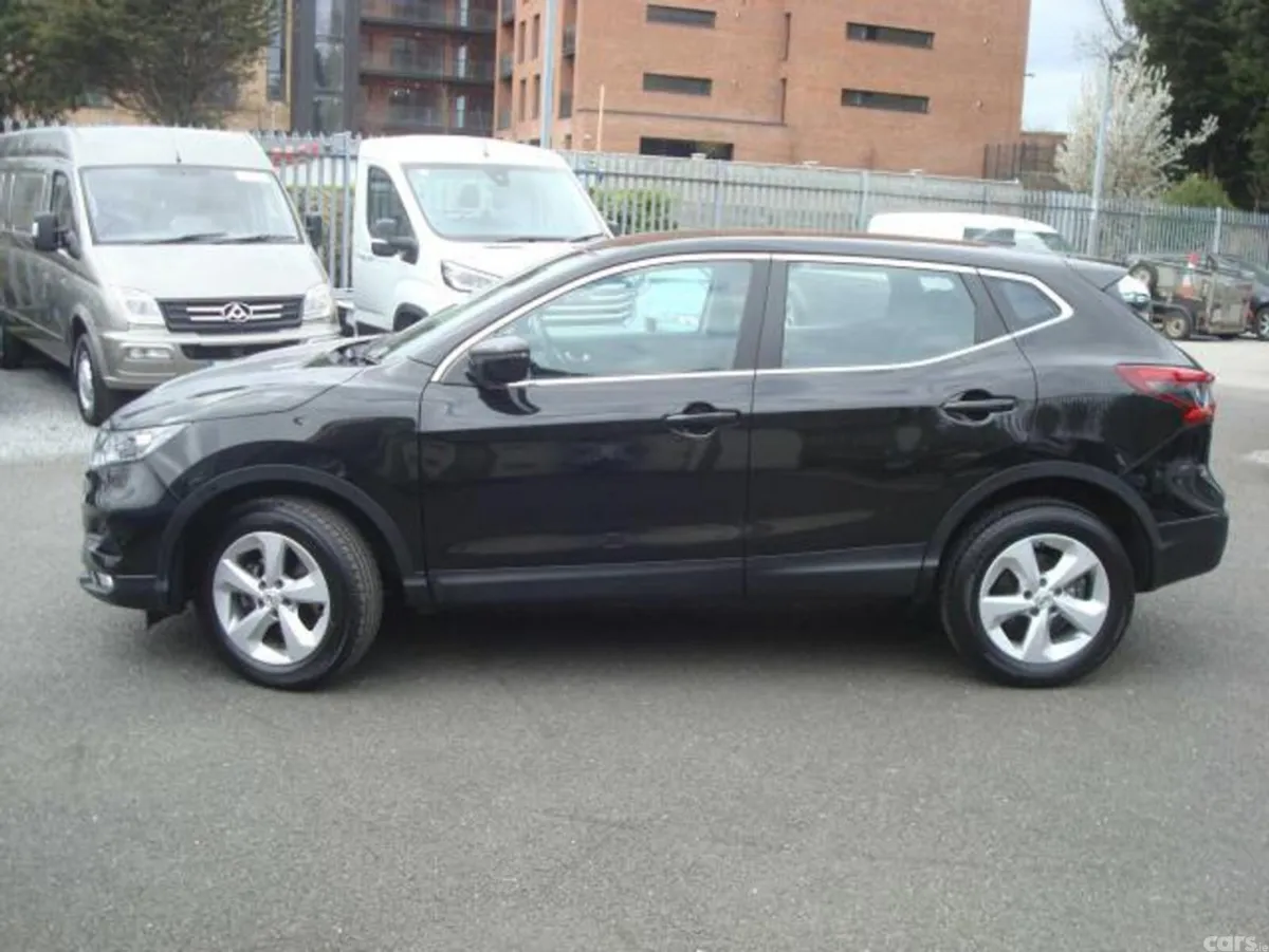 Nissan Qashqai Hatchback, Petrol, 2020, Black