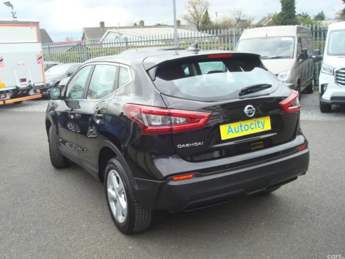 Nissan Qashqai Hatchback, Petrol, 2020, Black