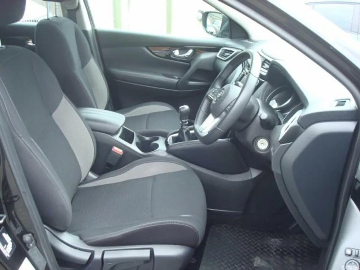Nissan Qashqai Hatchback, Petrol, 2020, Black