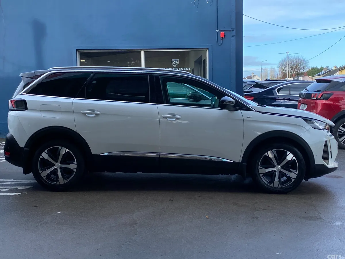 Peugeot 5008 MPV, Diesel, 2022, White