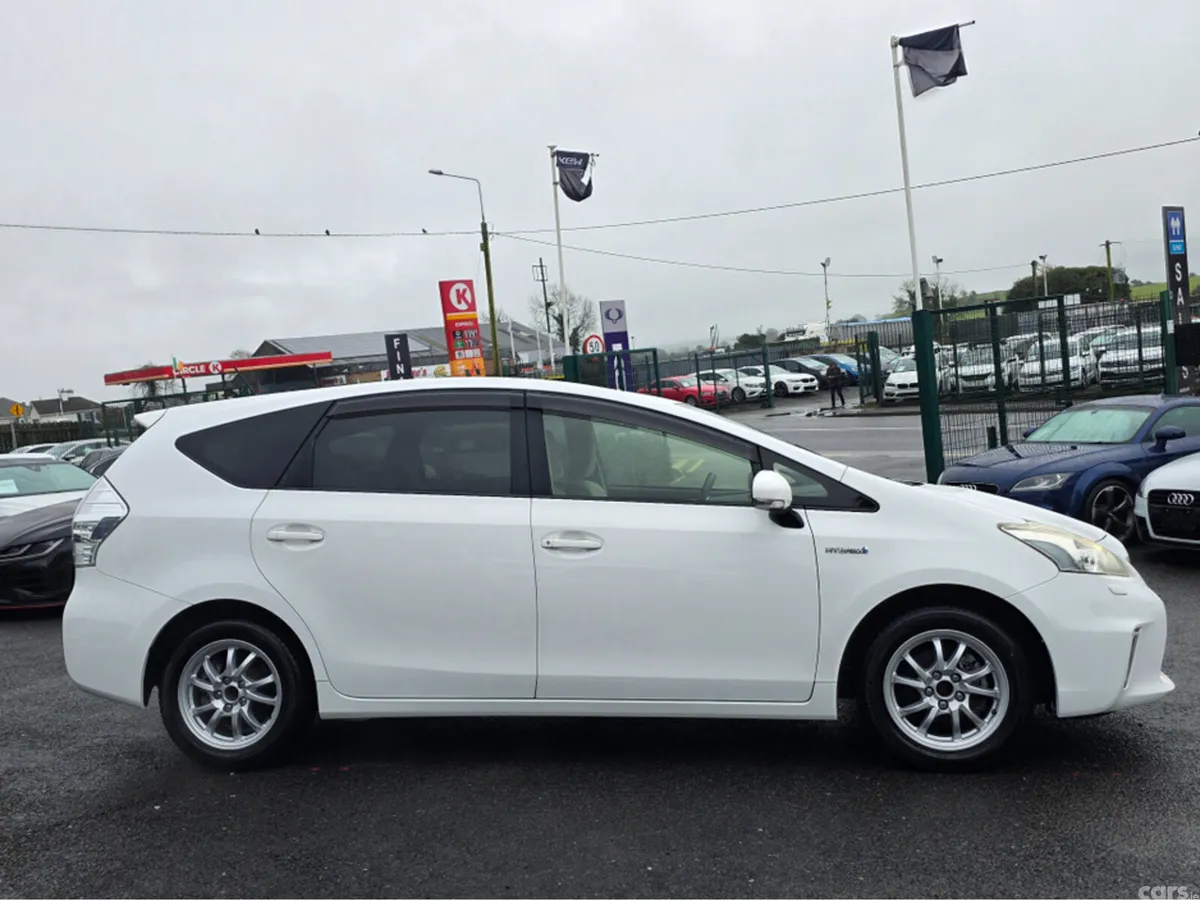 Toyota Prius MPV, Petrol Hybrid, 2013, White