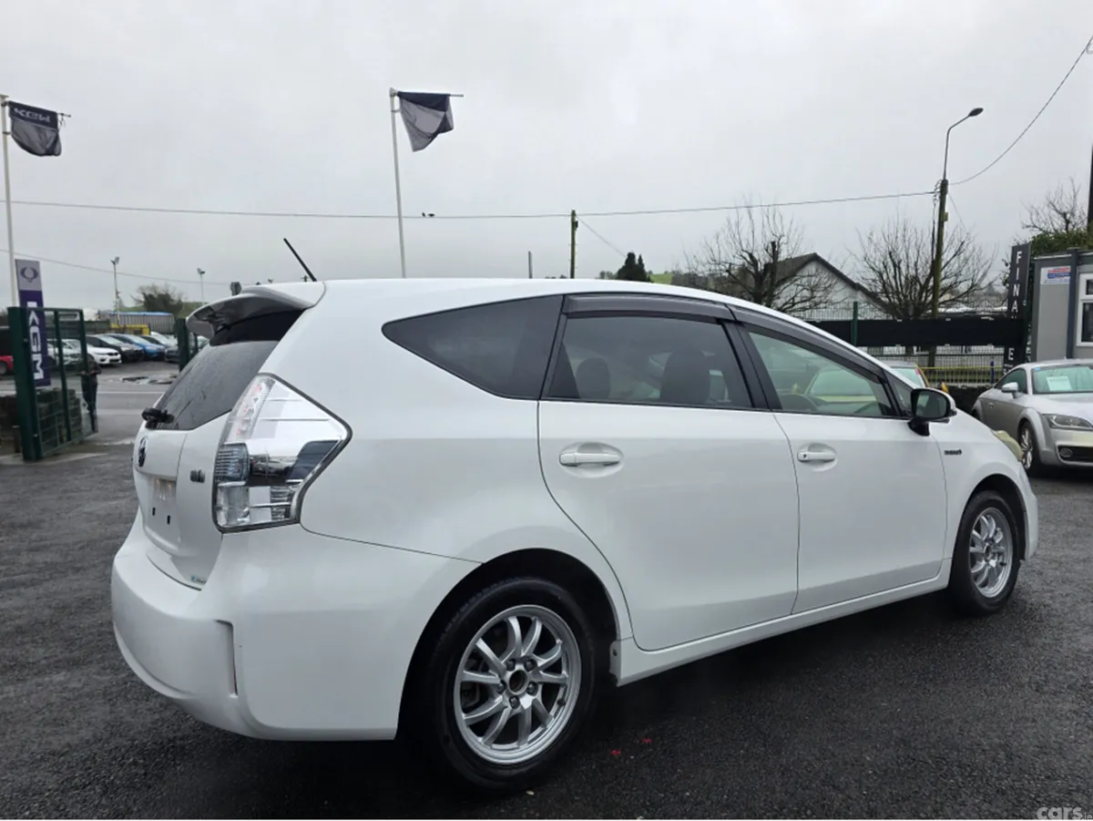 Toyota Prius MPV, Petrol Hybrid, 2013, White