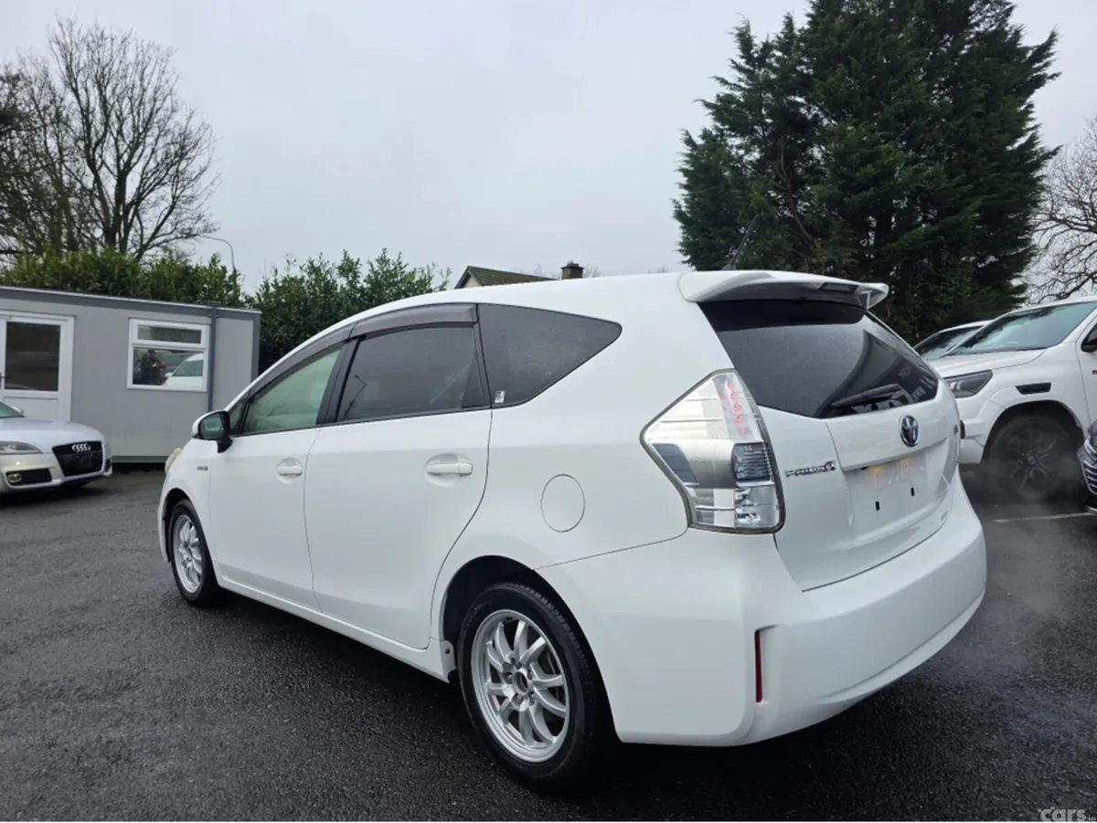 Toyota Prius MPV, Petrol Hybrid, 2013, White