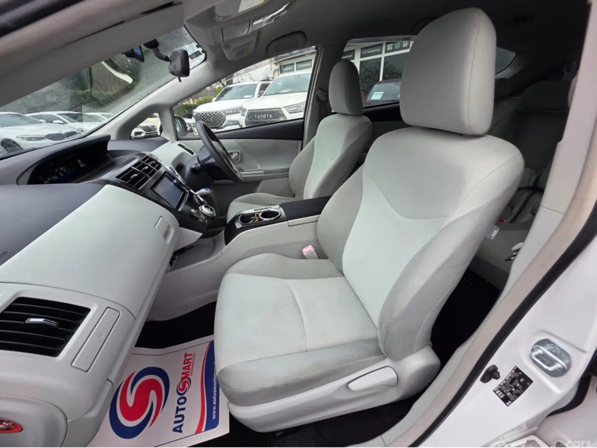 Toyota Prius MPV, Petrol Hybrid, 2013, White