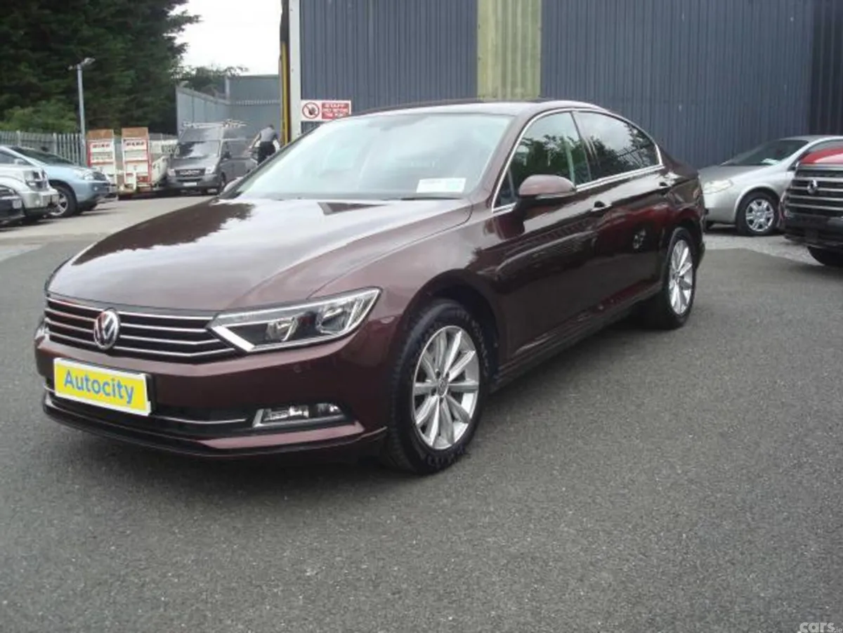 Volkswagen Passat Saloon, Diesel, 2018, Red