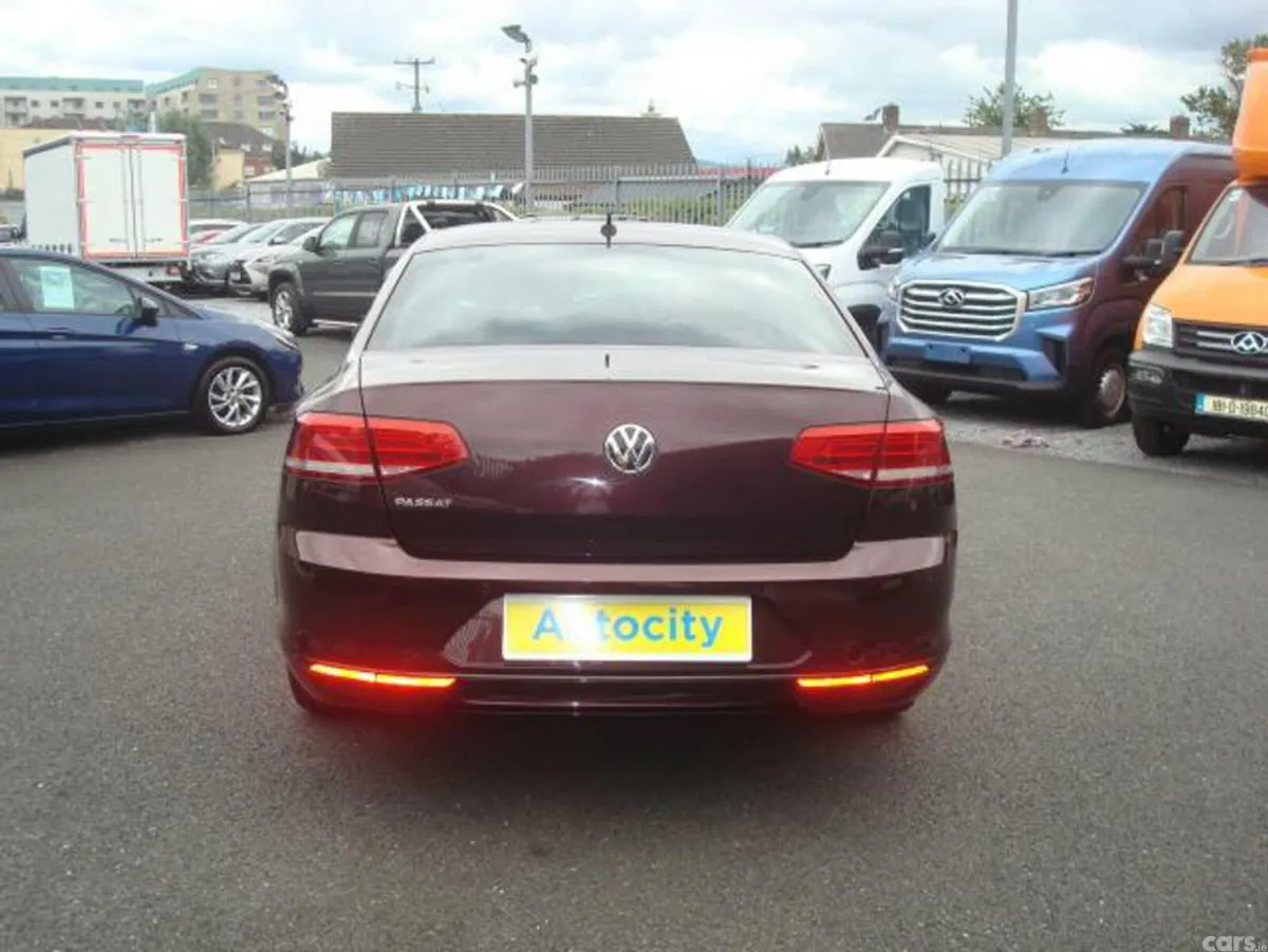 Volkswagen Passat Saloon, Diesel, 2018, Red