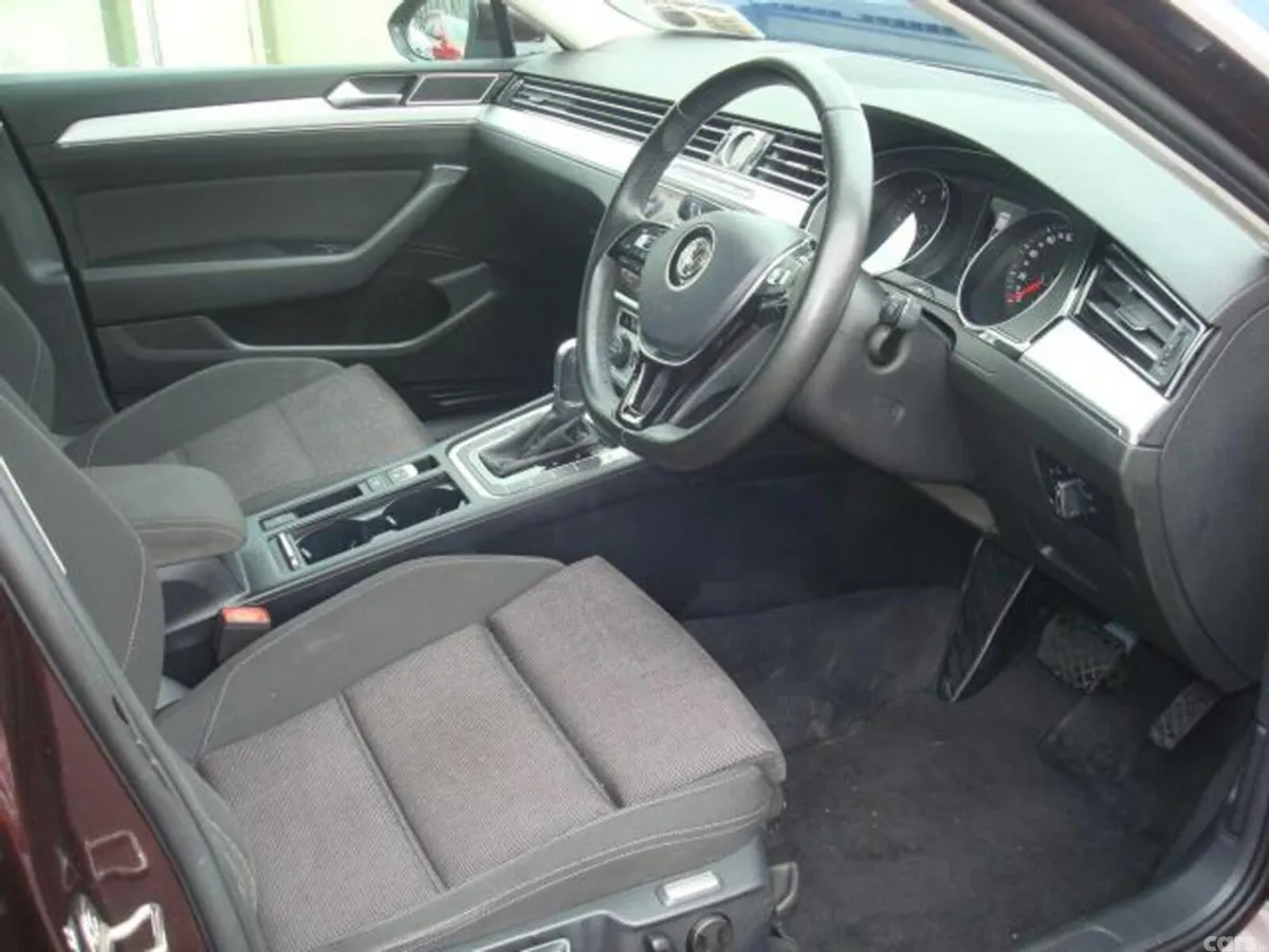 Volkswagen Passat Saloon, Diesel, 2018, Red