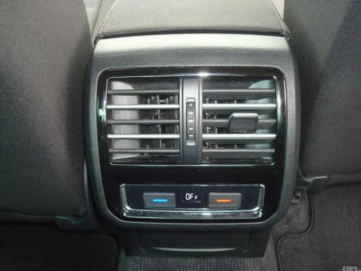 Volkswagen Passat Saloon, Diesel, 2018, Red