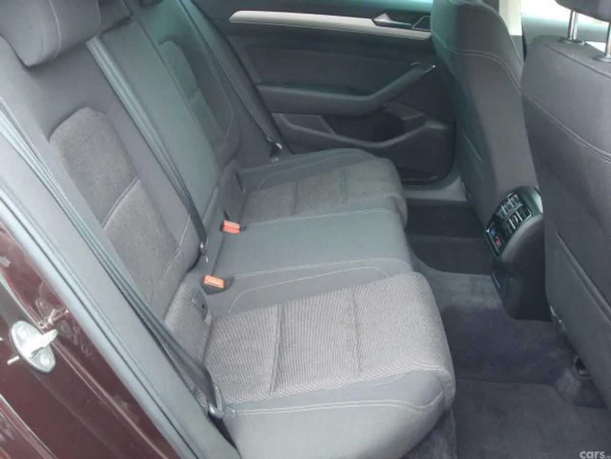 Volkswagen Passat Saloon, Diesel, 2018, Red