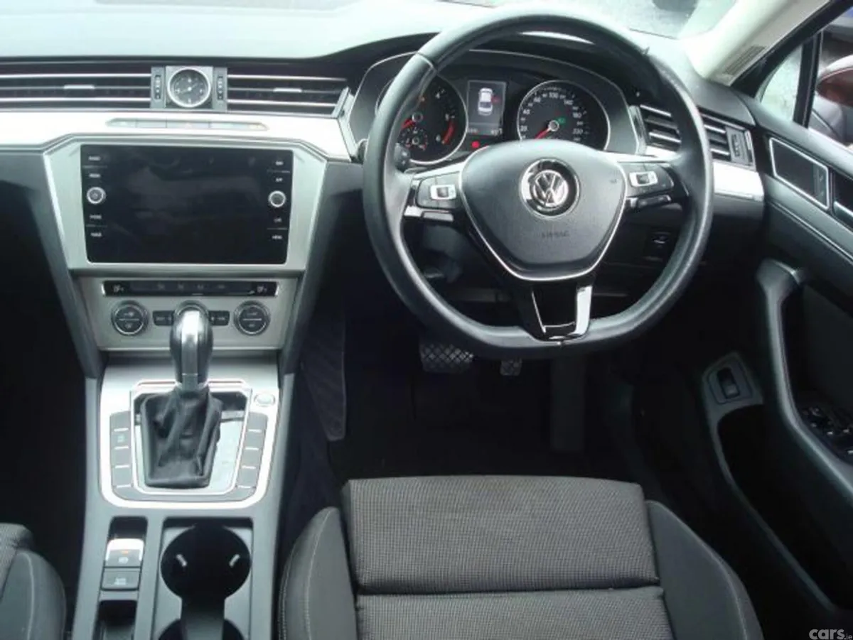 Volkswagen Passat Saloon, Diesel, 2018, Red