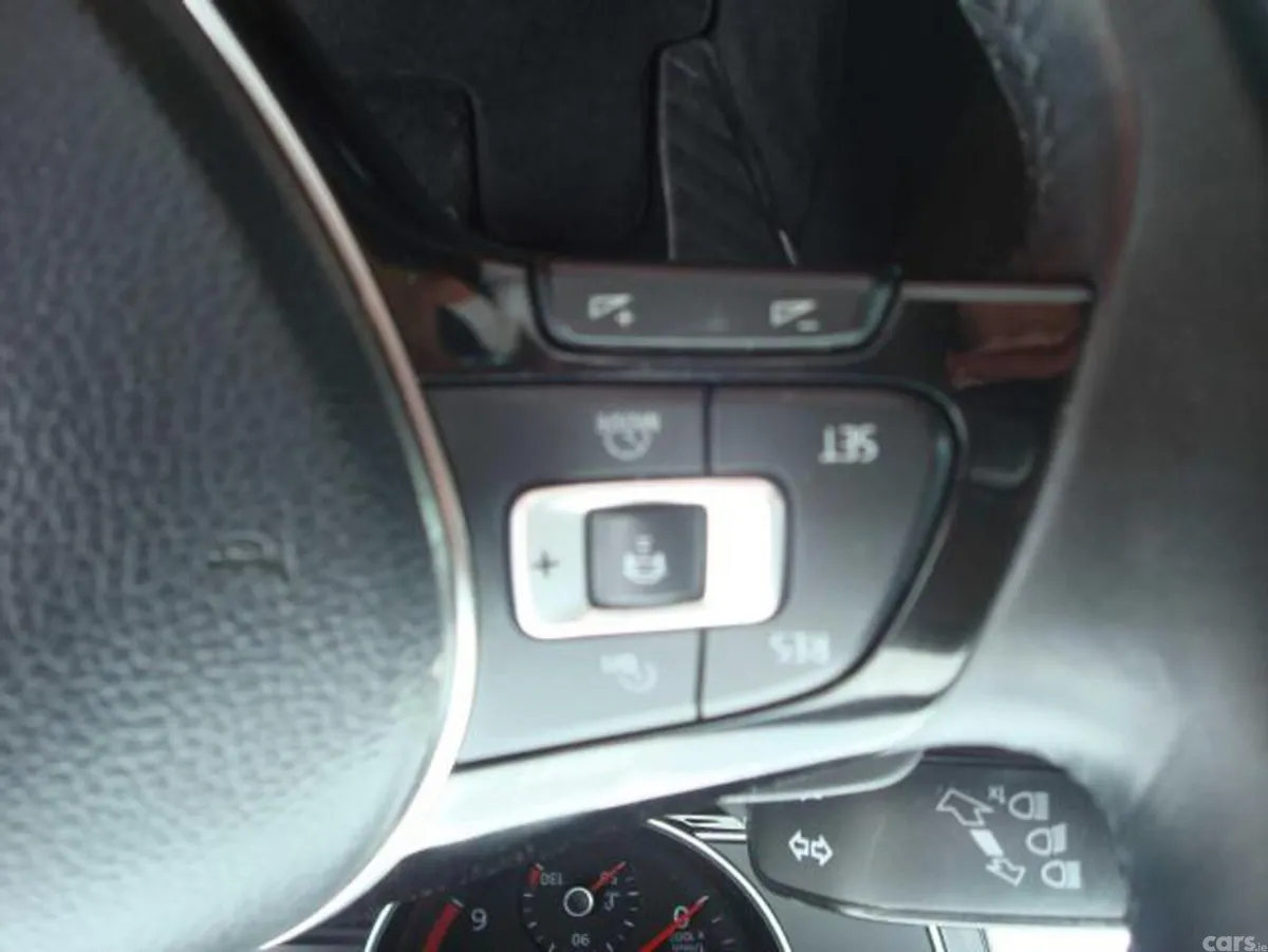 Volkswagen Passat Saloon, Diesel, 2018, Red