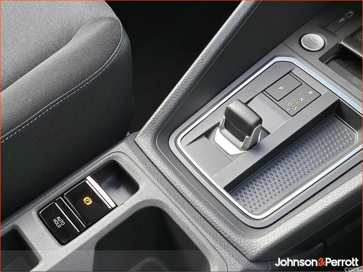 Ford Tourneo Connect MPV, Petrol Plug-in Hybrid, 2027, 