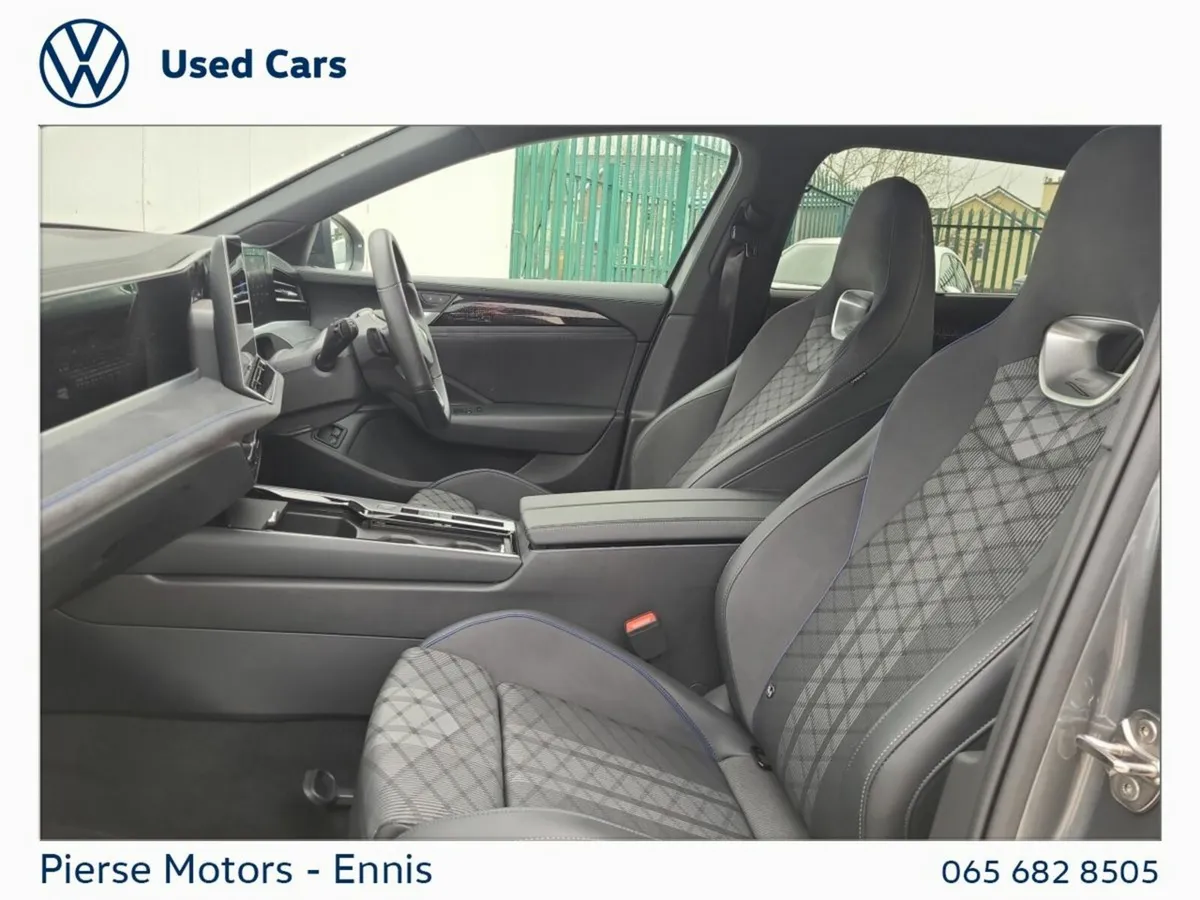 Volkswagen Passat Estate, Petrol Hybrid, 2025, Grey