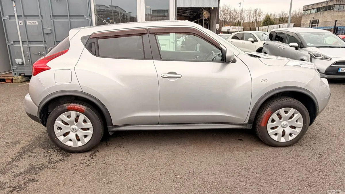 Nissan Juke MPV, Petrol, 2011, Silver