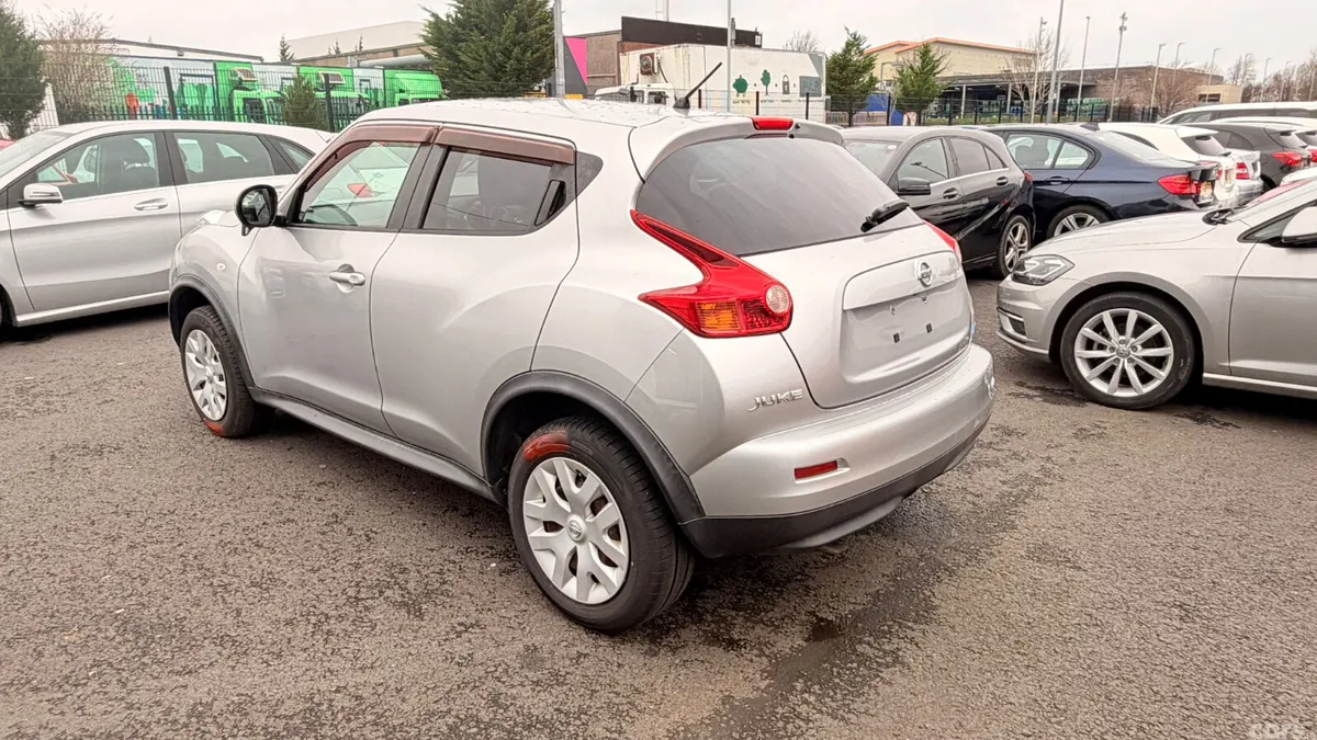 Nissan Juke MPV, Petrol, 2011, Silver