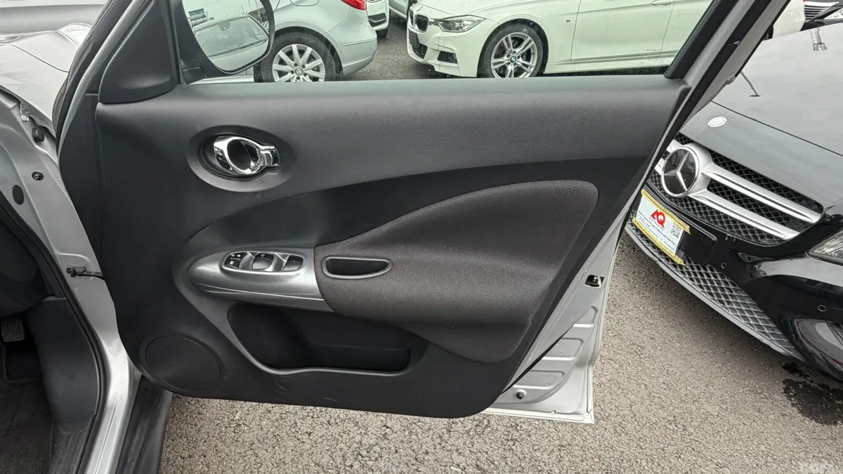 Nissan Juke MPV, Petrol, 2011, Silver