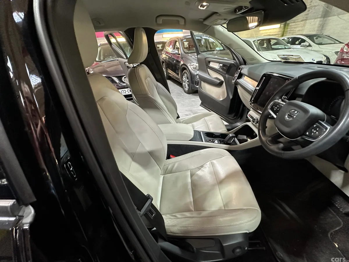 Volvo XC40 Estate/Jeep, Diesel, 2021, Black