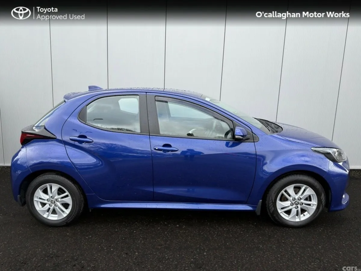 Toyota Yaris Hatchback, Petrol, 2023, Blue
