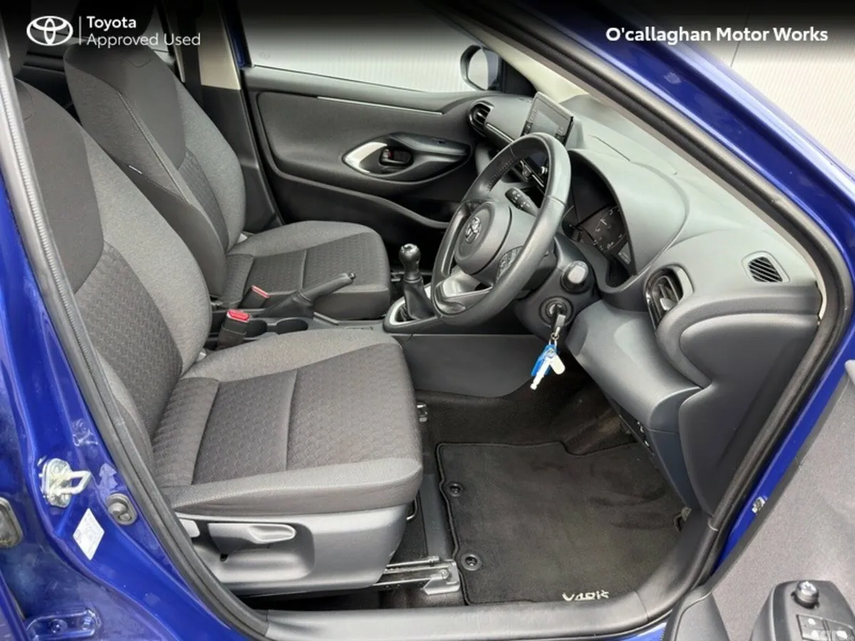 Toyota Yaris Hatchback, Petrol, 2023, Blue