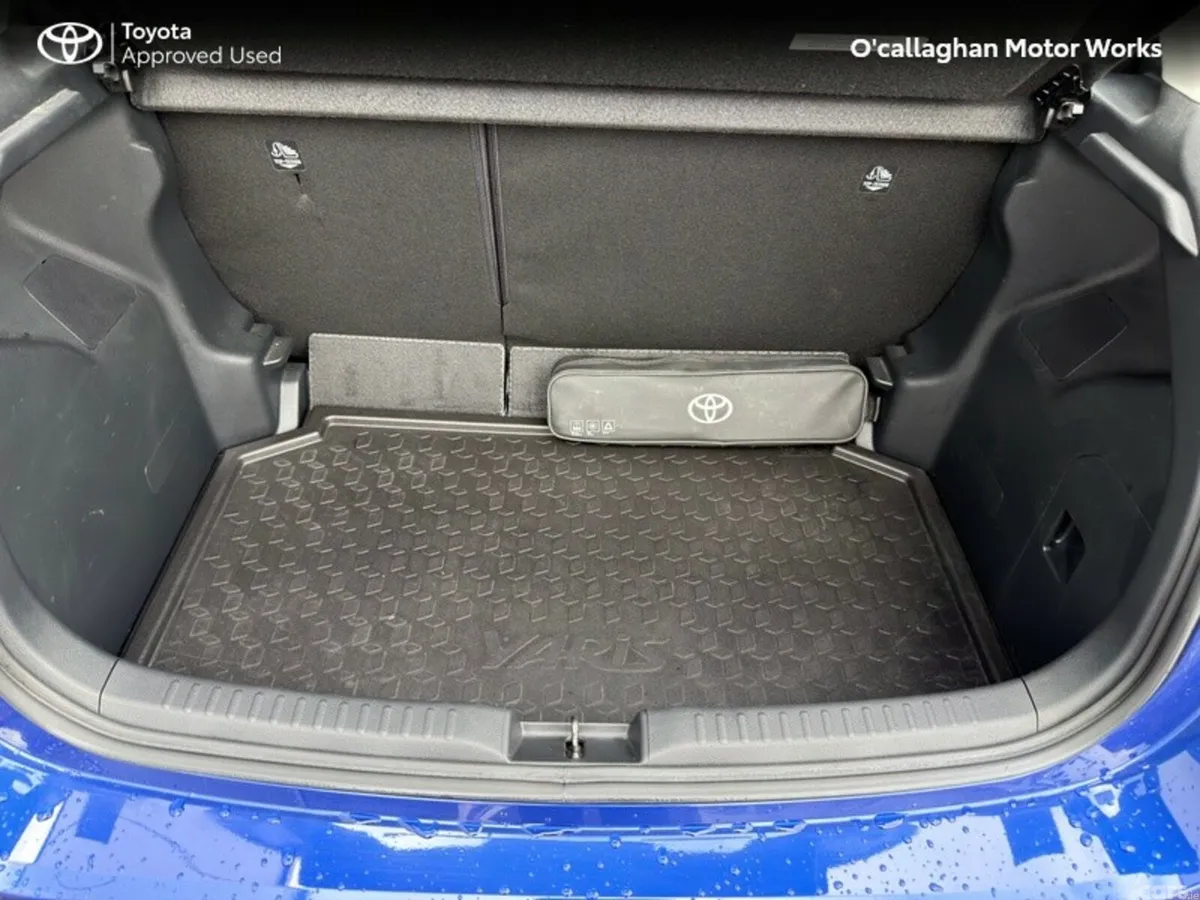 Toyota Yaris Hatchback, Petrol, 2023, Blue