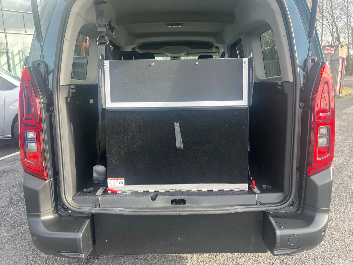 Citroen Berlingo Multispace MPV, Diesel, 2026, Blue