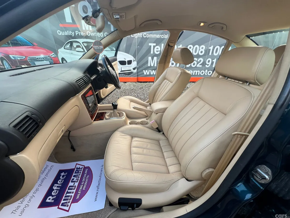 Volkswagen Passat Saloon, Petrol, 2002, Blue