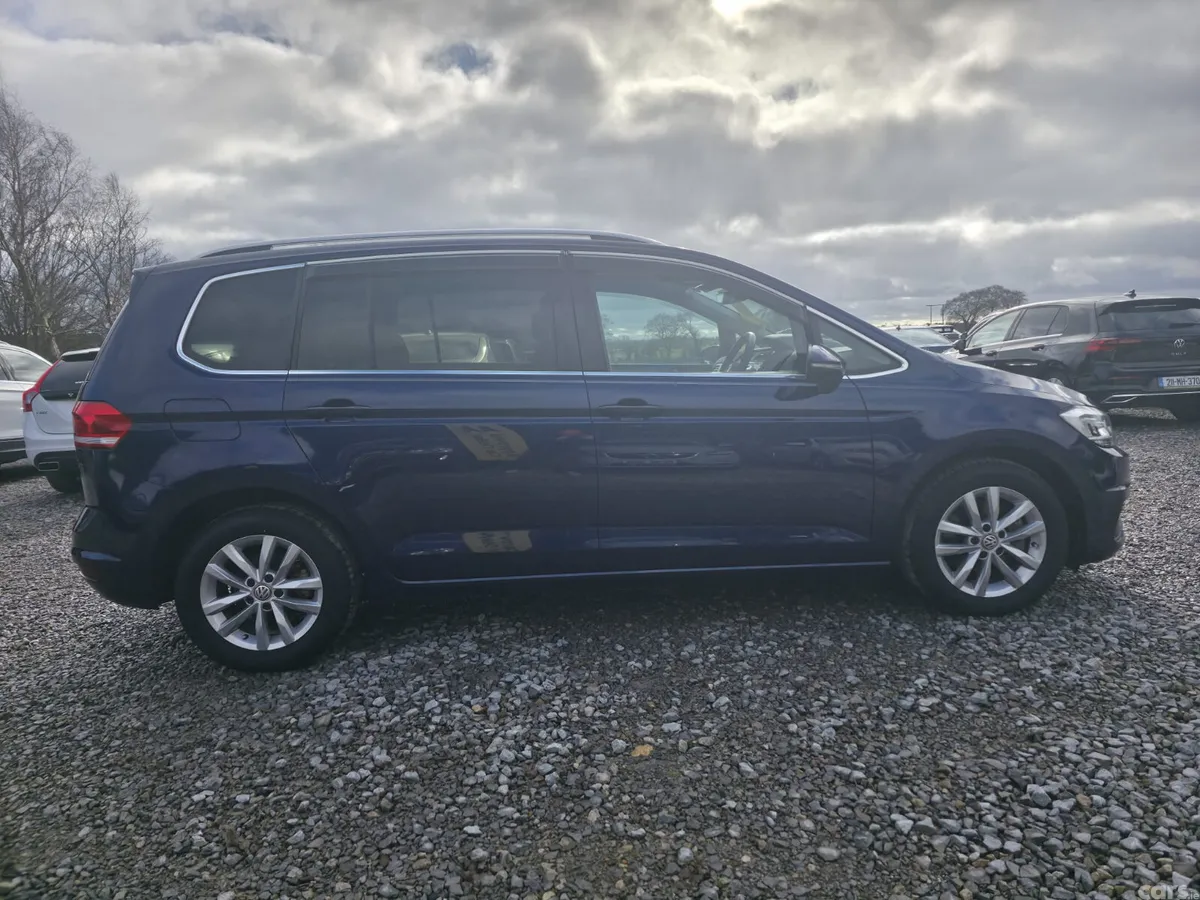 Volkswagen Touran MPV, Petrol, 2019, Blue