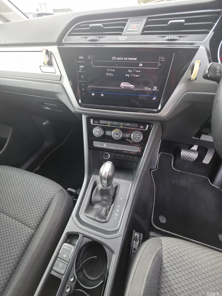 Volkswagen Touran MPV, Petrol, 2019, Blue