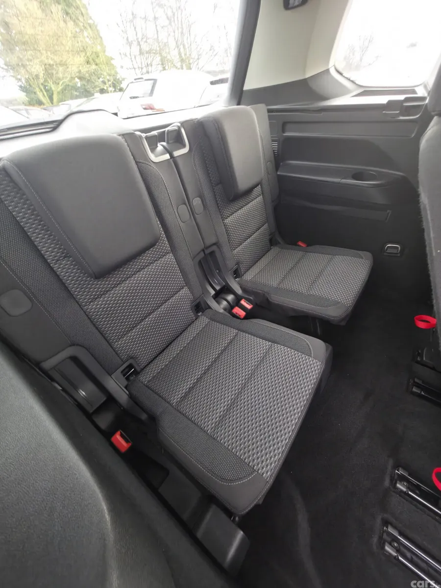 Volkswagen Touran MPV, Petrol, 2019, Blue