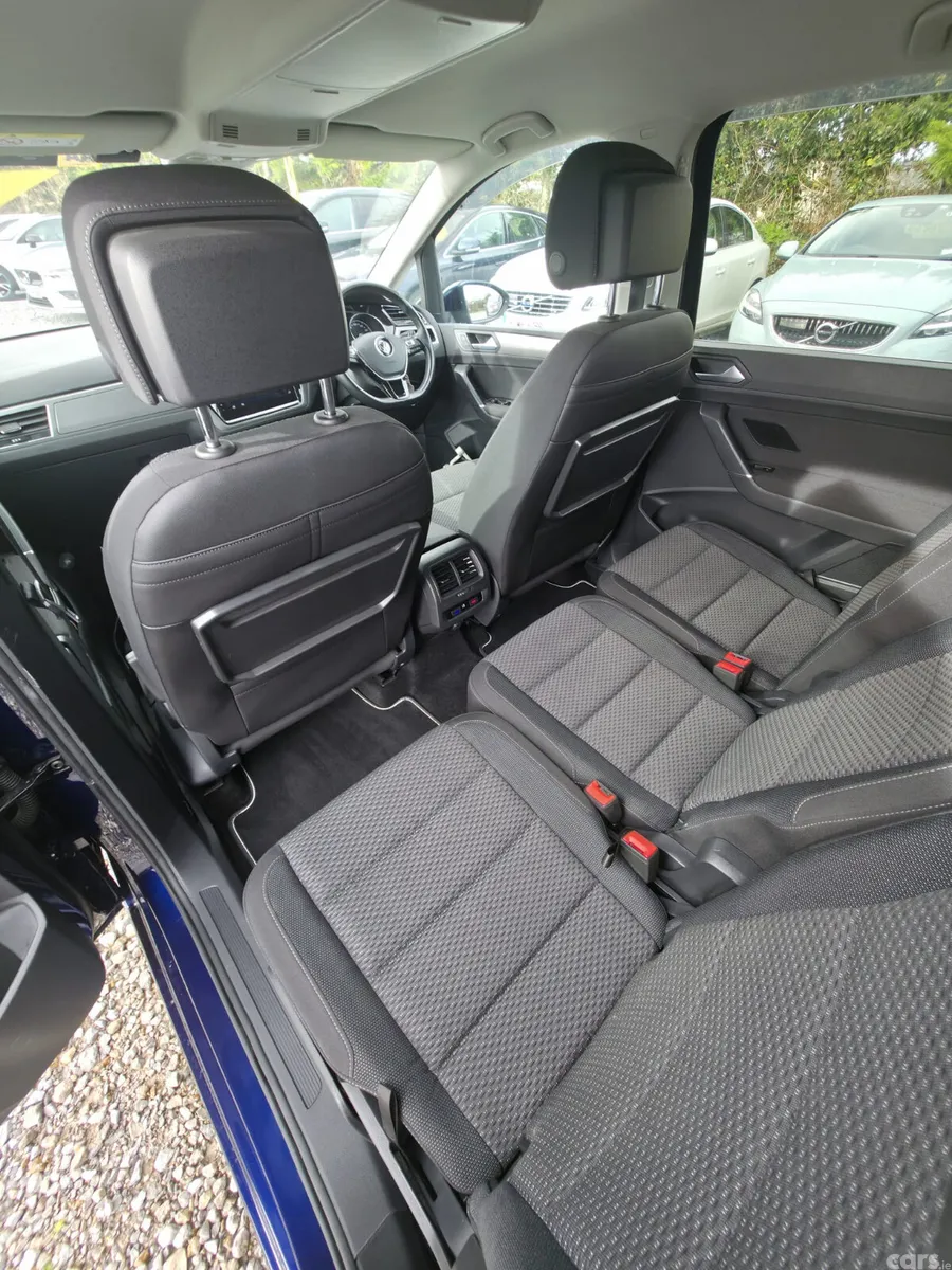 Volkswagen Touran MPV, Petrol, 2019, Blue