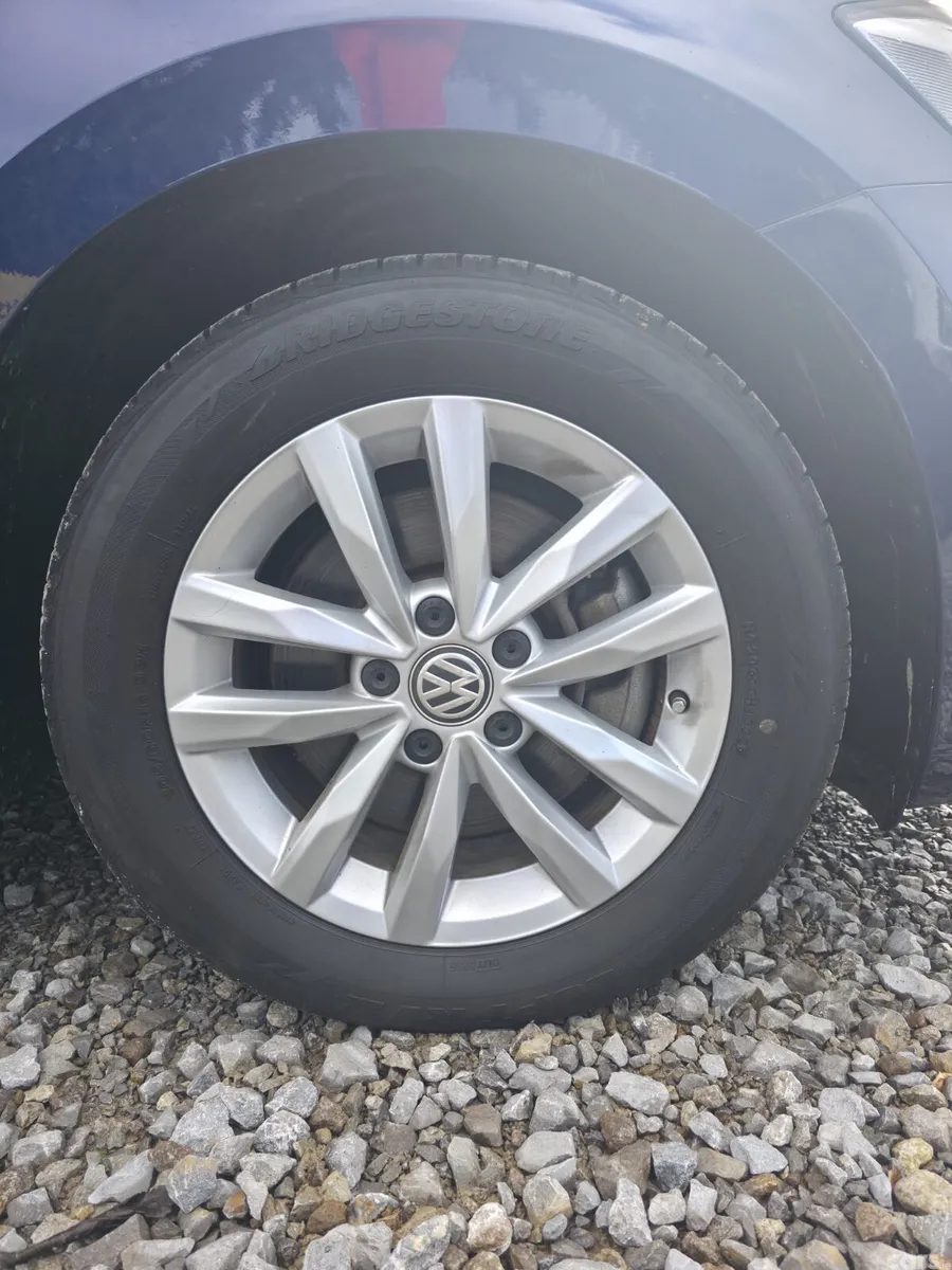Volkswagen Touran MPV, Petrol, 2019, Blue