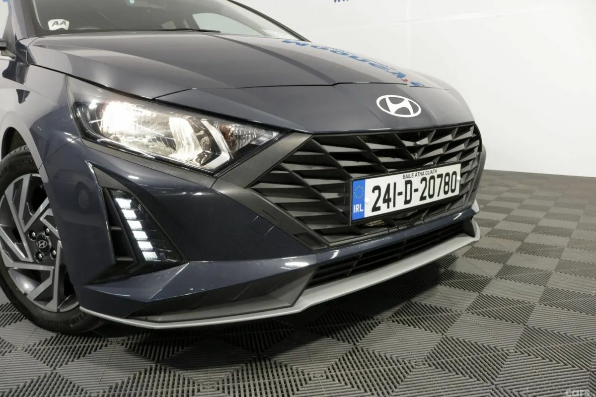 Hyundai i20 Hatchback, Petrol, 2024, Grey