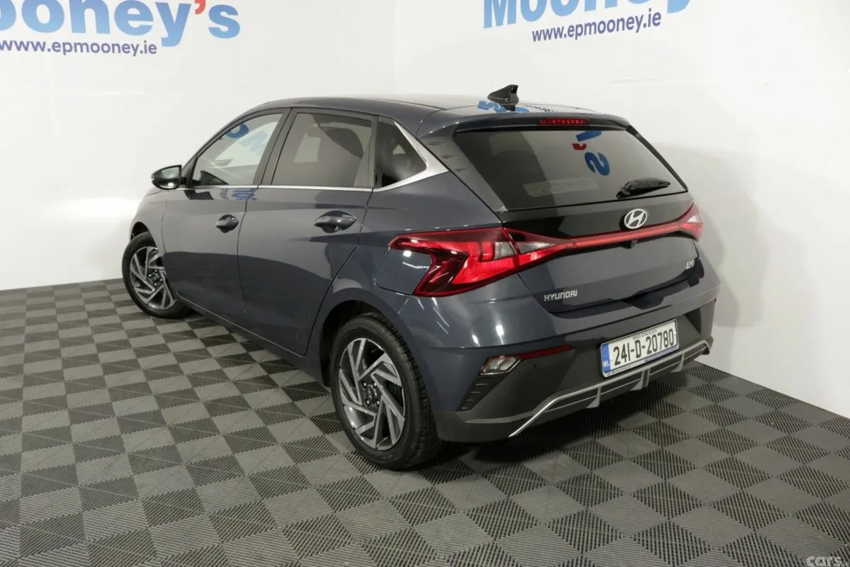 Hyundai i20 Hatchback, Petrol, 2024, Grey
