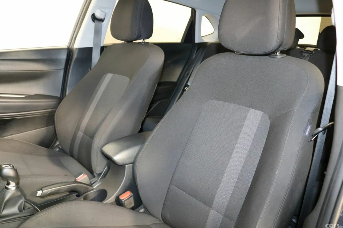 Hyundai i20 Hatchback, Petrol, 2024, Grey