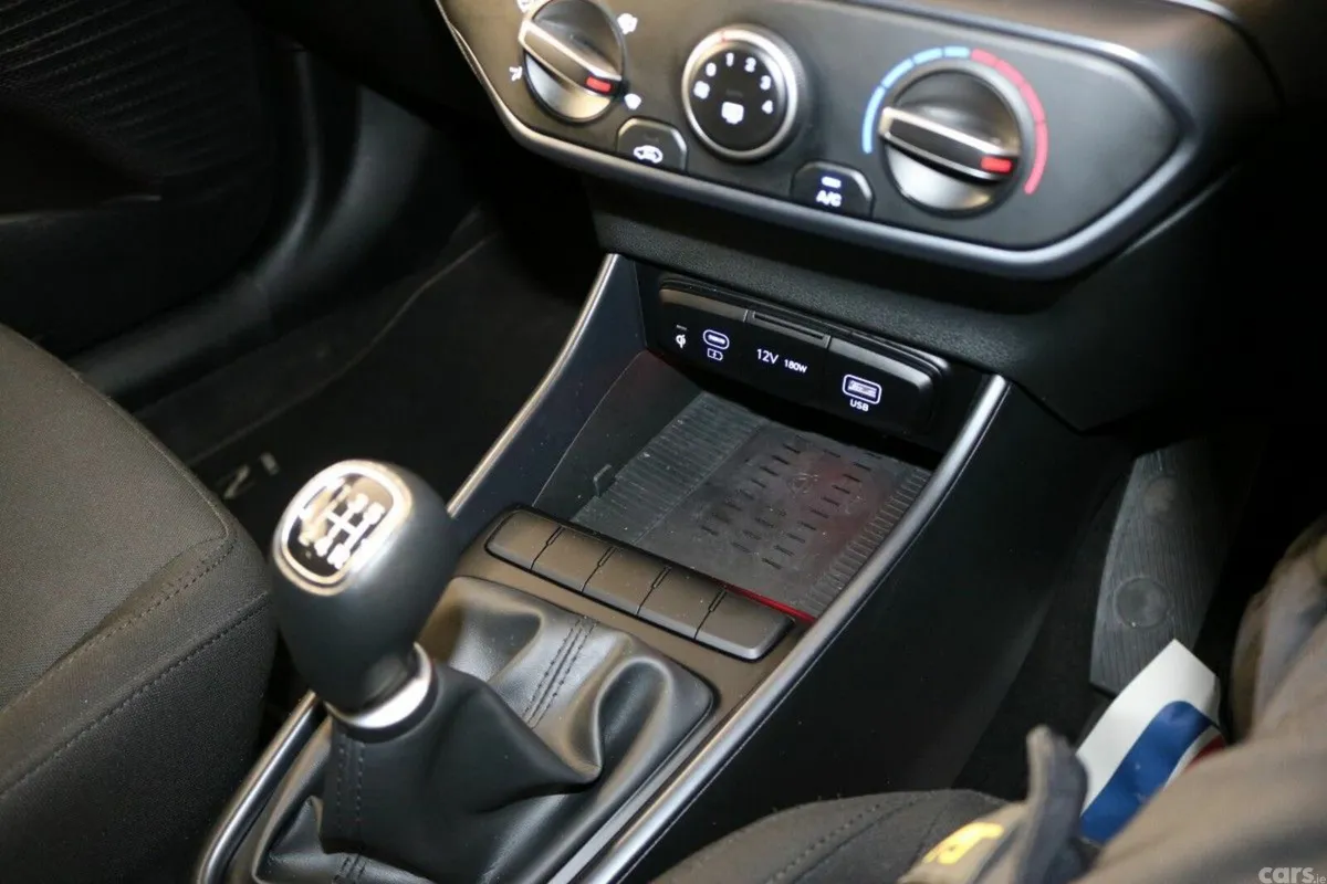 Hyundai i20 Hatchback, Petrol, 2024, Grey