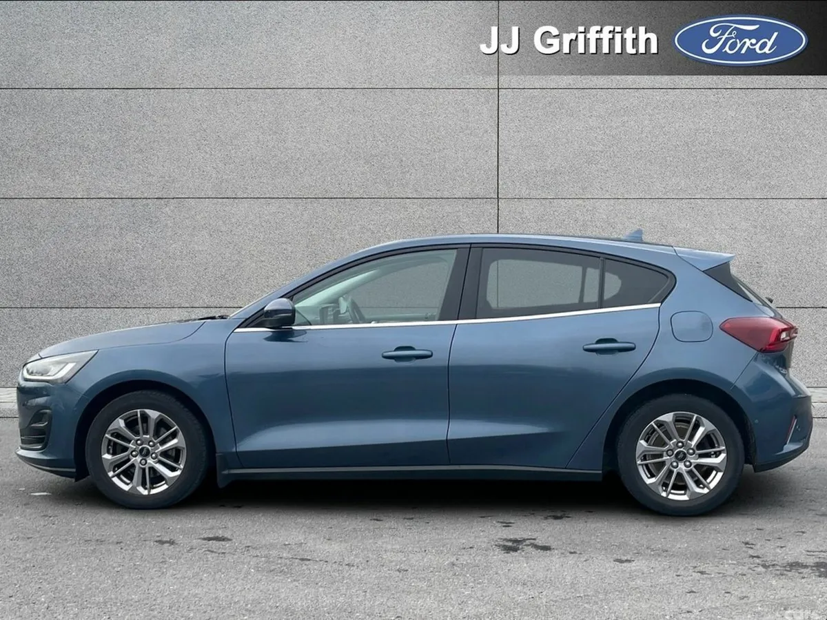 Ford Focus Hatchback, Petrol, 2023, Blue