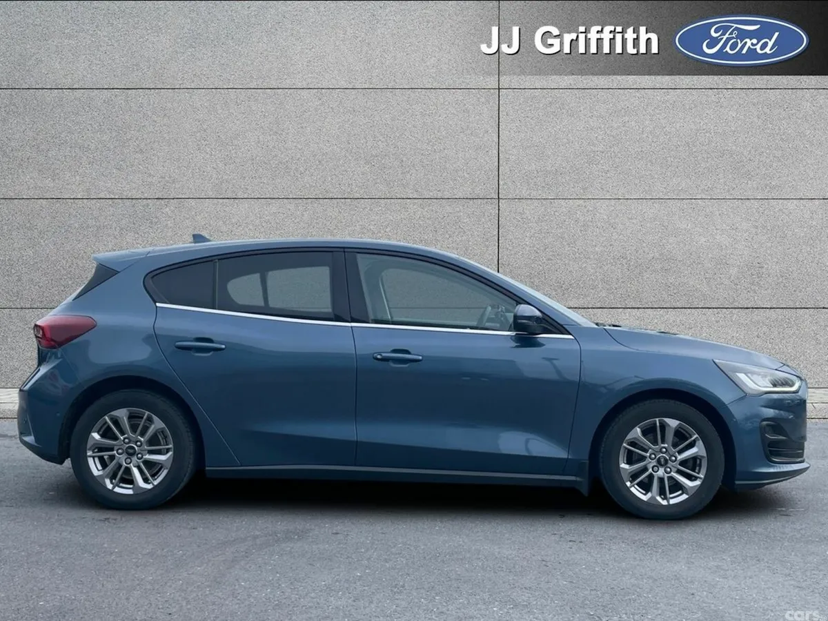 Ford Focus Hatchback, Petrol, 2023, Blue