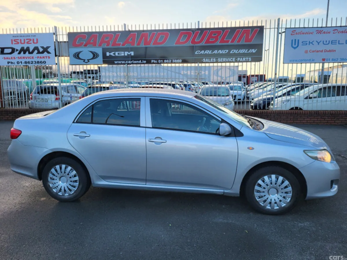 Toyota Corolla Saloon, Petrol, 2010, Silver