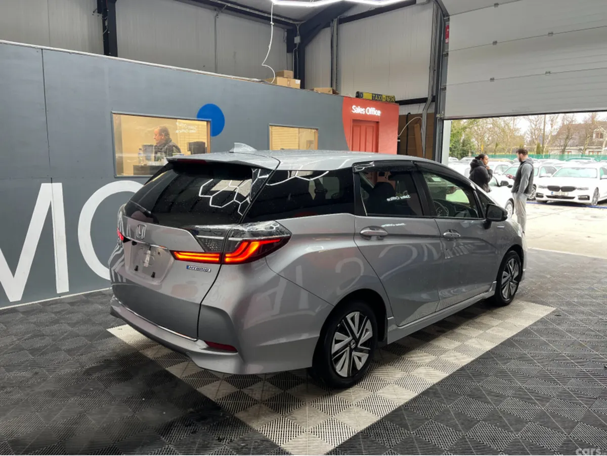 Honda Shuttle MPV, Petrol Hybrid, 2022, Silver
