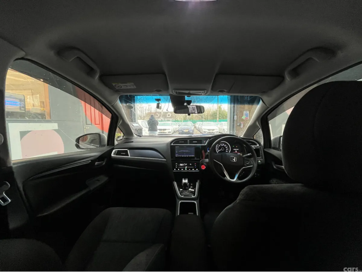 Honda Shuttle MPV, Petrol Hybrid, 2022, Silver