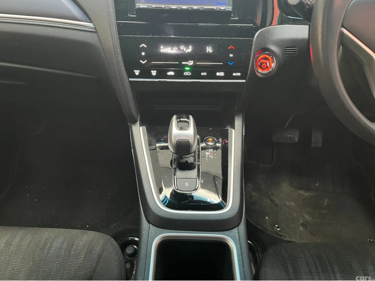 Honda Shuttle MPV, Petrol Hybrid, 2022, Silver