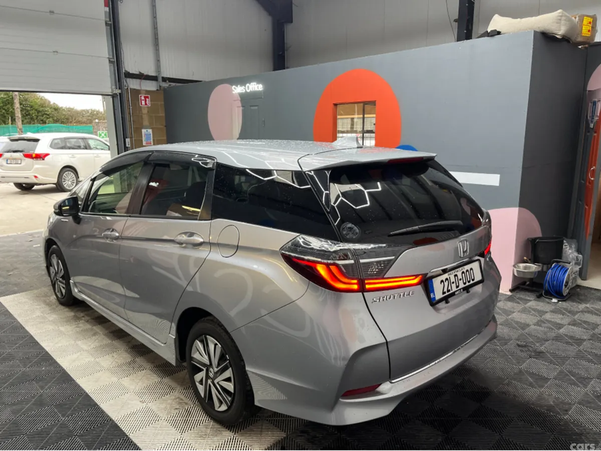 Honda Shuttle MPV, Petrol Hybrid, 2022, Silver